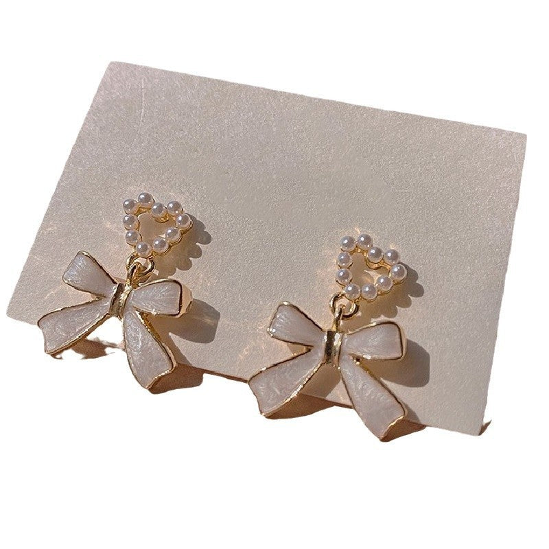 Fashionable And Individual Pearl Bow Earrings For Ladies