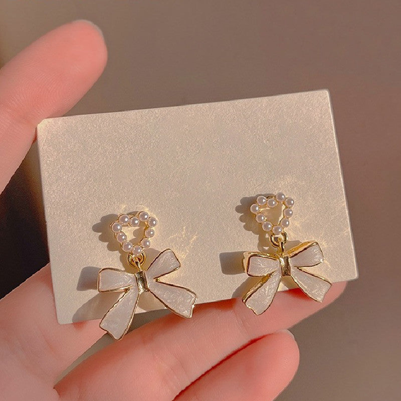 Fashionable And Individual Pearl Bow Earrings For Ladies