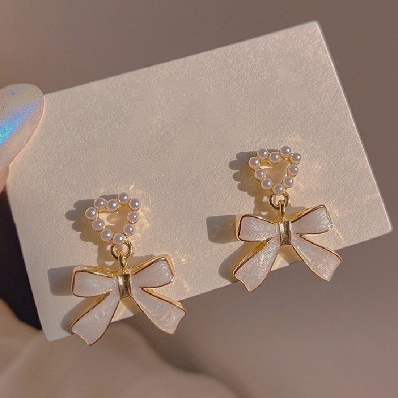 Fashionable And Individual Pearl Bow Earrings For Ladies