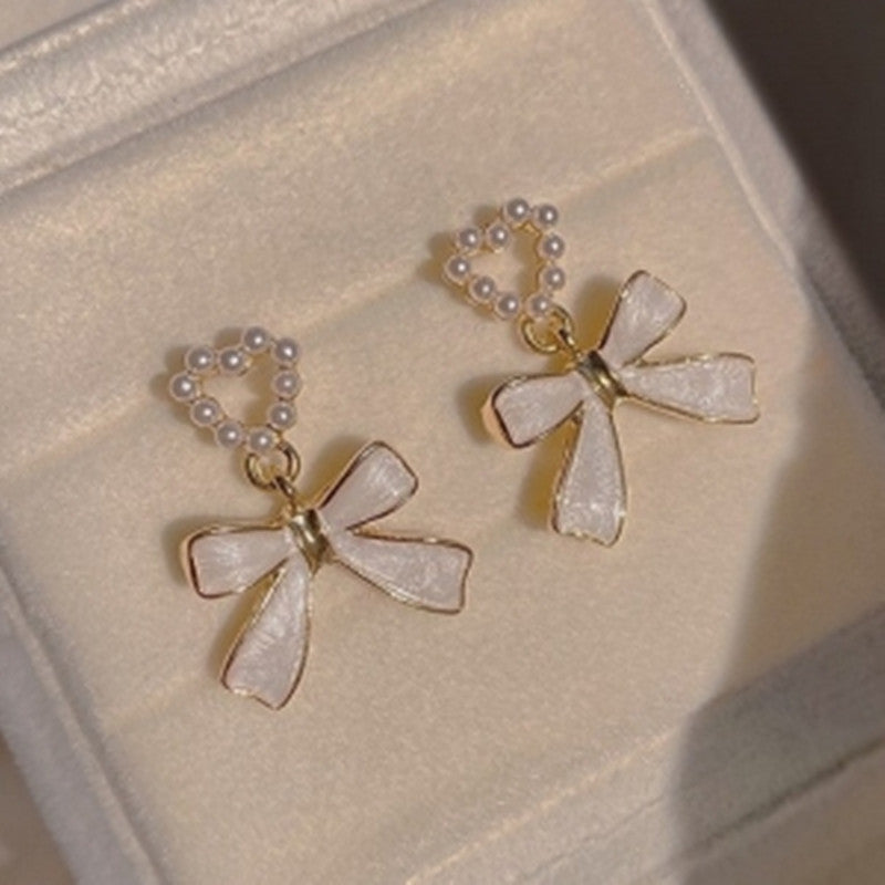 Fashionable And Individual Pearl Bow Earrings For Ladies